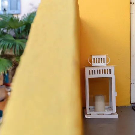 Yellow On Tatil Evi
