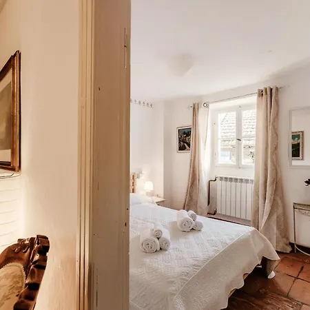 Tatil Evi Yellow On